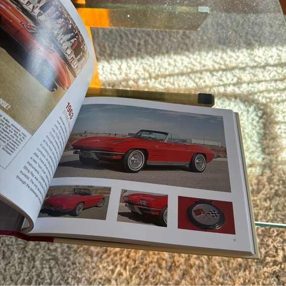 Corvette Classics by the Auto Editors of Consumers Guide Hardcover Very Good - Picture 4 of 11